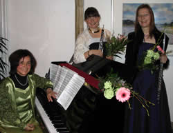 Bischopink-Trio am Klavier